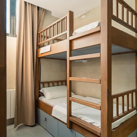 Petrella Hostel Milánó