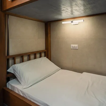 호스텔 Petrella *