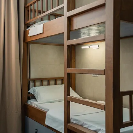 Petrella Hostel Mediolan