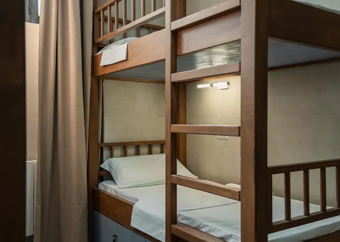 Petrella Hostel Mediolan